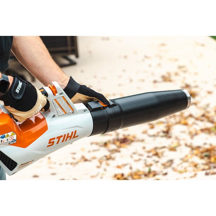 STIHL® BGA 60 Battery Blower | 36V Brushless Motor | Up to 15 Newtons Blowing Force
