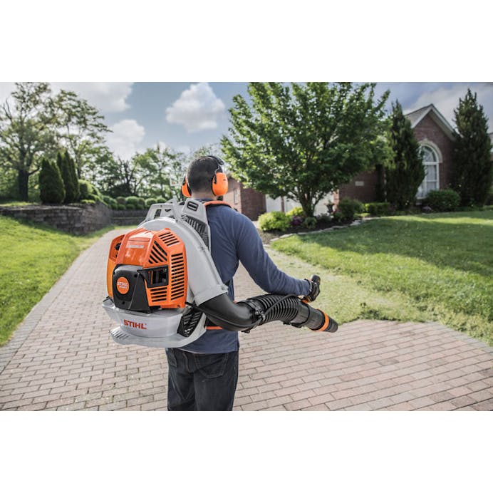 STIHL® BR 800 C‑E Backpack Blower | 79.9 cc Engine | 41 Newtons Blowing Force
