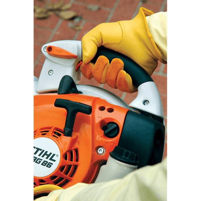 STIHL® BG 86 C‑E Handheld Blower | 27.2cc Engine | Up to 15 Newtons Blowing Force